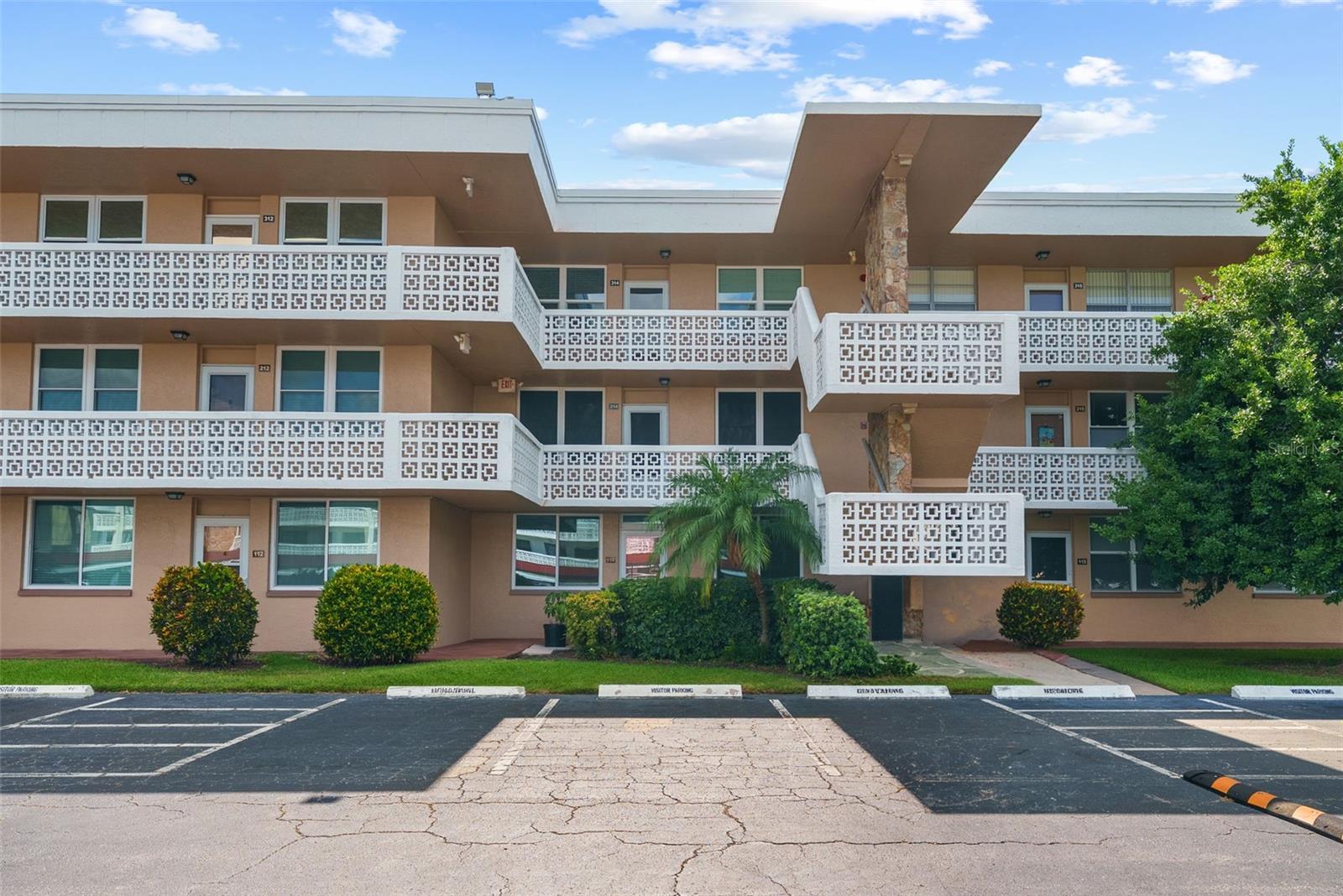 5095 Bay Unit 114, St Petersburg, FL 33703