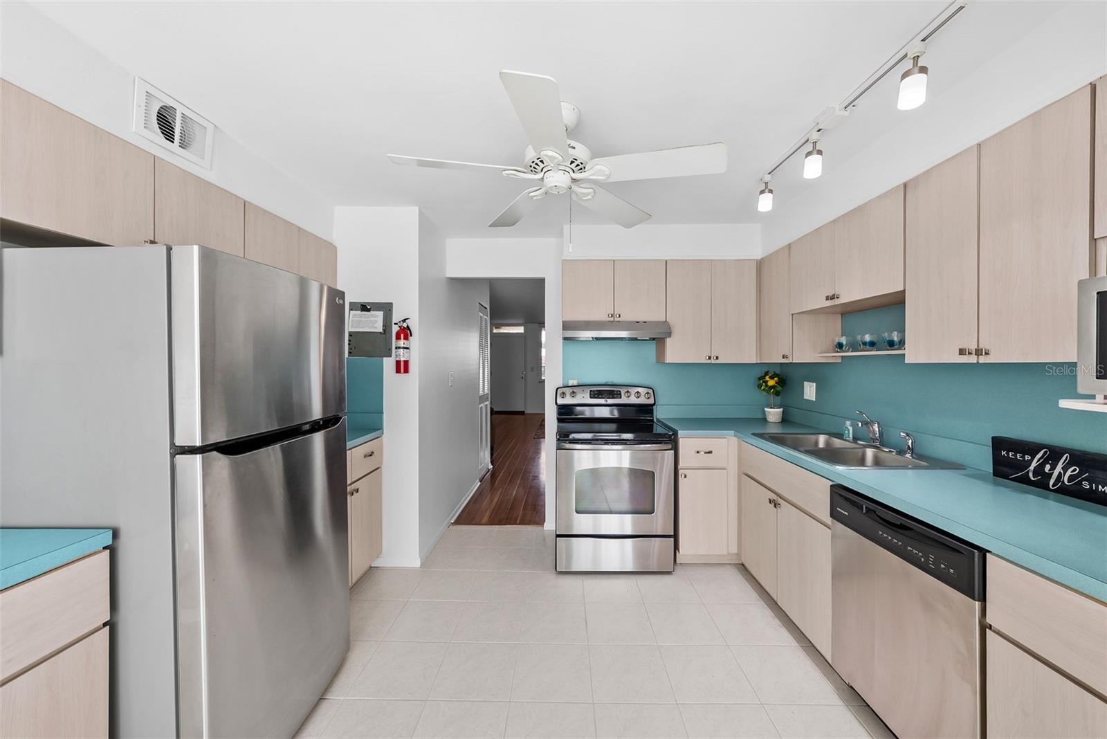5095 Bay Unit 114, St Petersburg, FL 33703