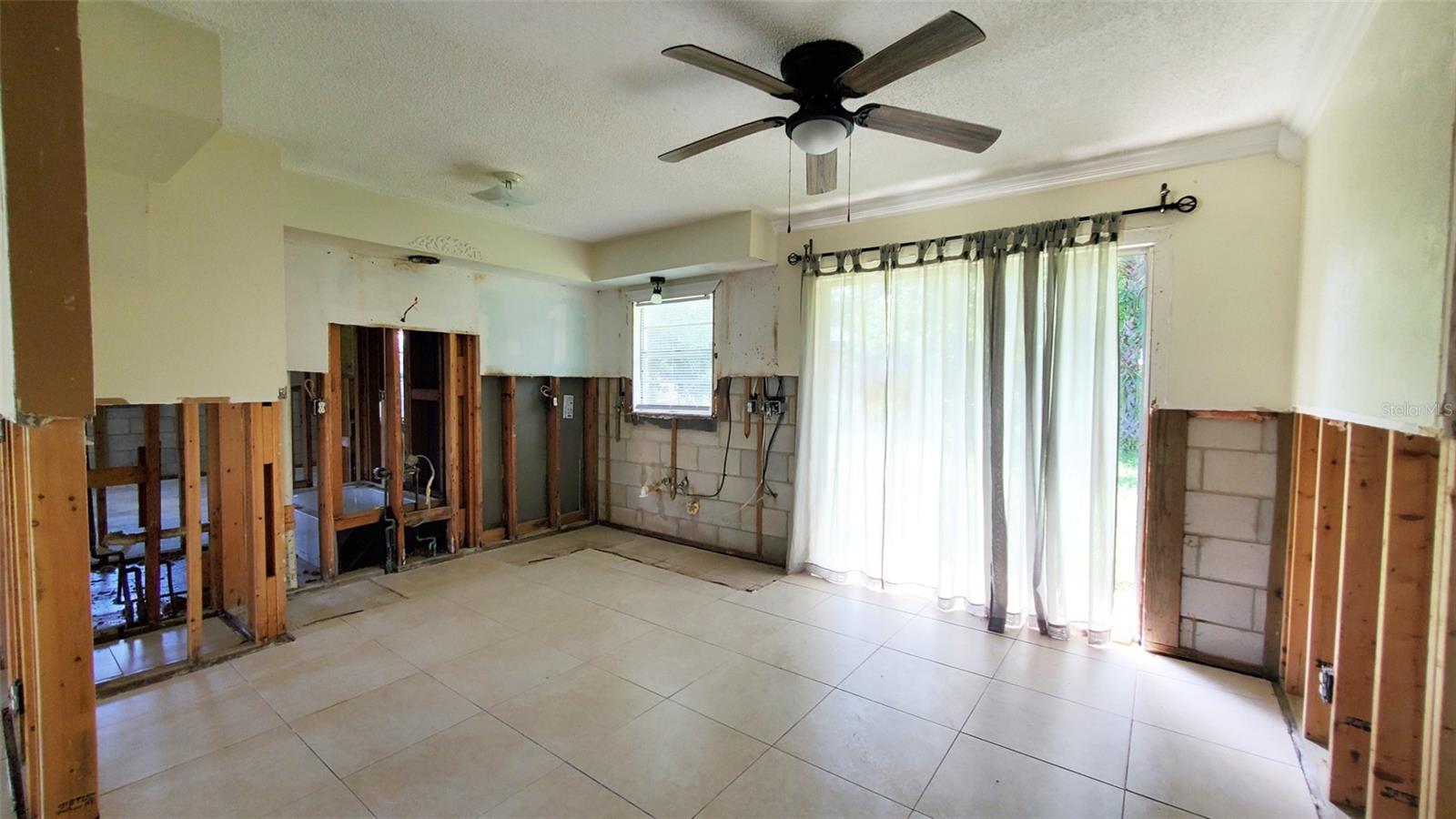 963 Madison Avenue, Daytona Beach, FL 32114