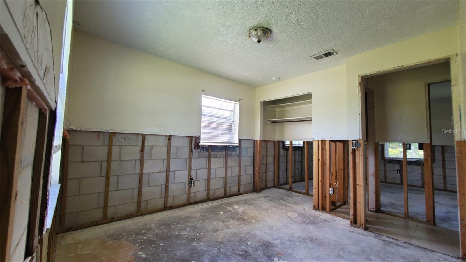 963 Madison Avenue, Daytona Beach, FL 32114