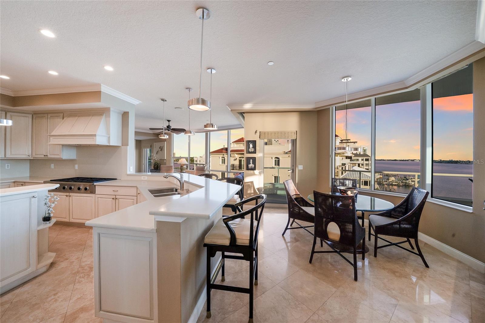 136 Golden Gate Unit 602, Sarasota, FL 34236