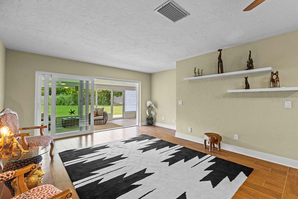 215 Boca Ciega Point Unit 3, St Petersburg, FL 33708
