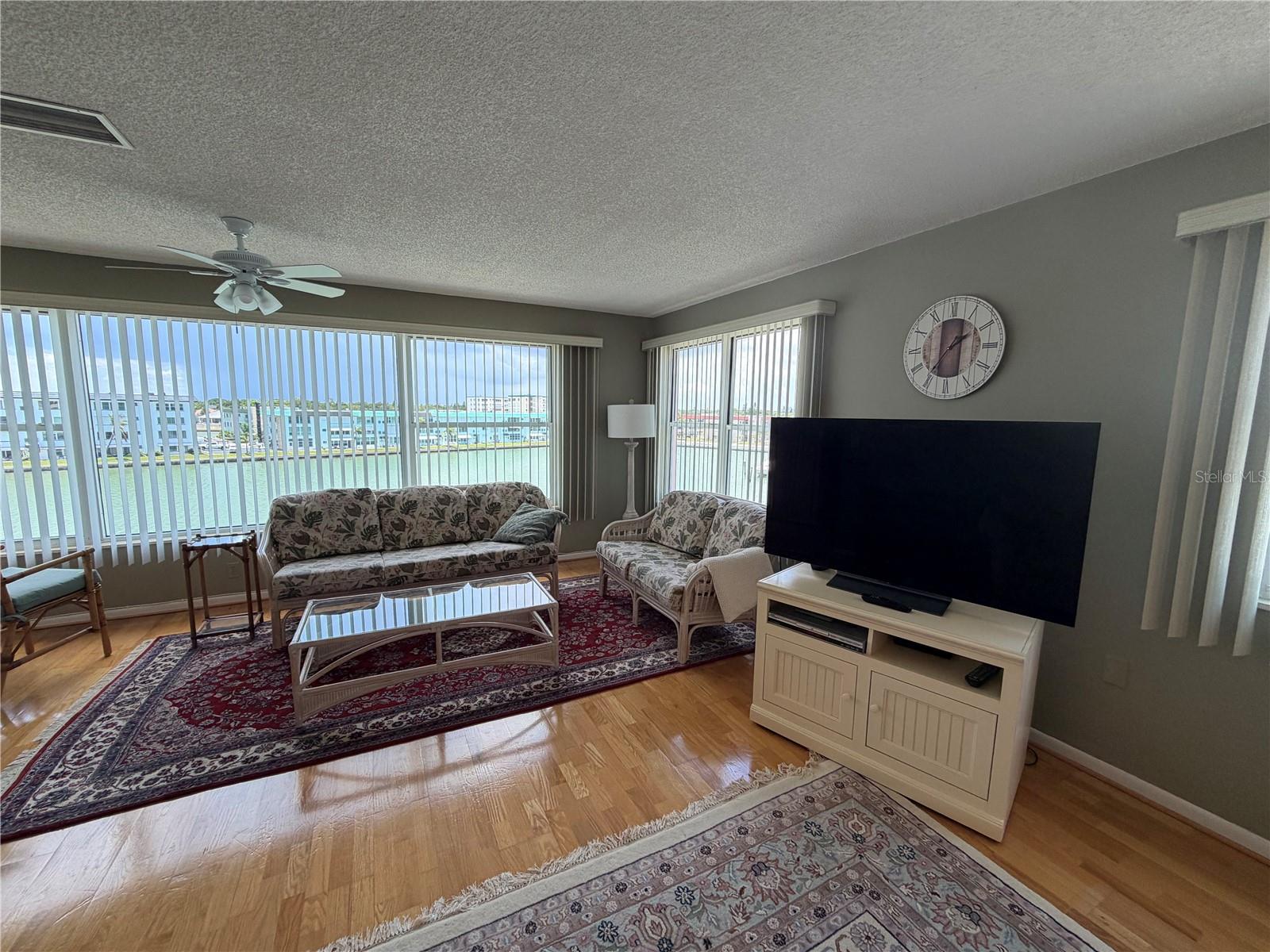 6025 Shore Unit 415, Gulfport, FL 33707
