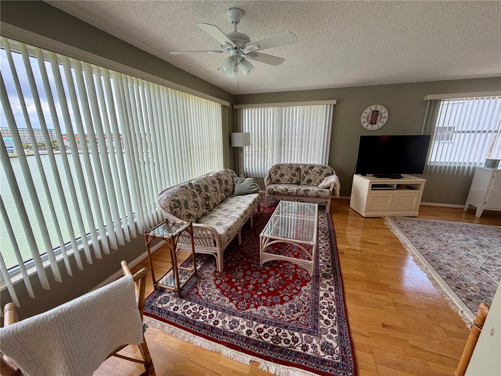 6025 Shore Unit 415, Gulfport, FL 33707