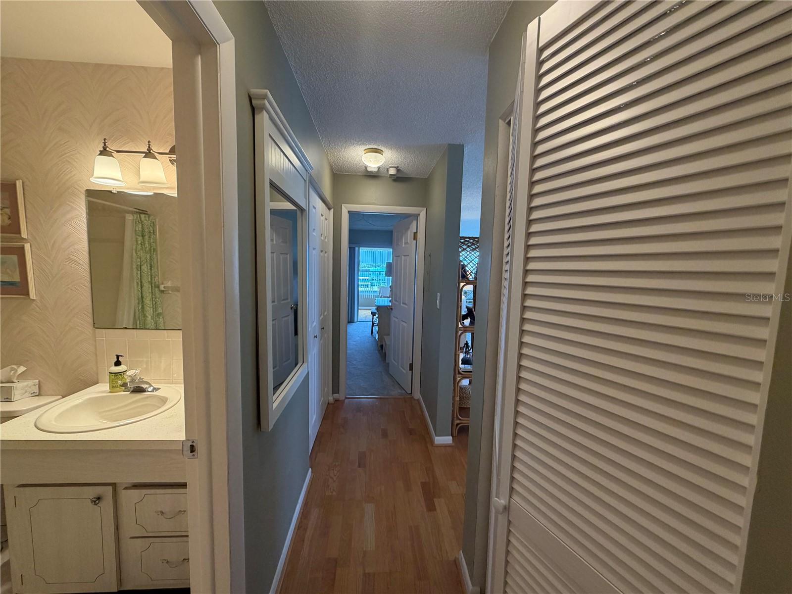 6025 Shore Unit 415, Gulfport, FL 33707
