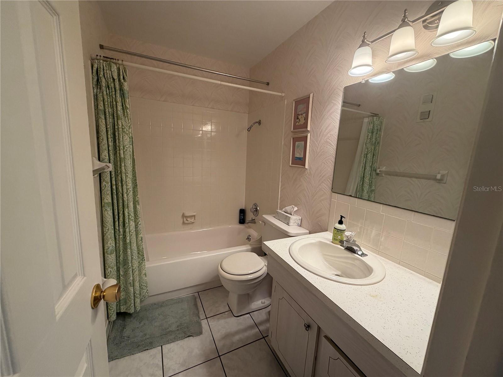 6025 Shore Unit 415, Gulfport, FL 33707