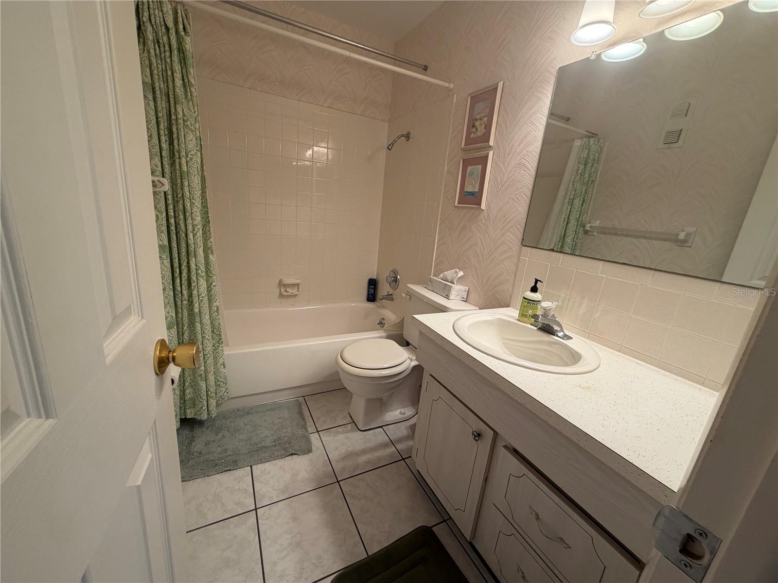 6025 Shore Unit 415, Gulfport, FL 33707
