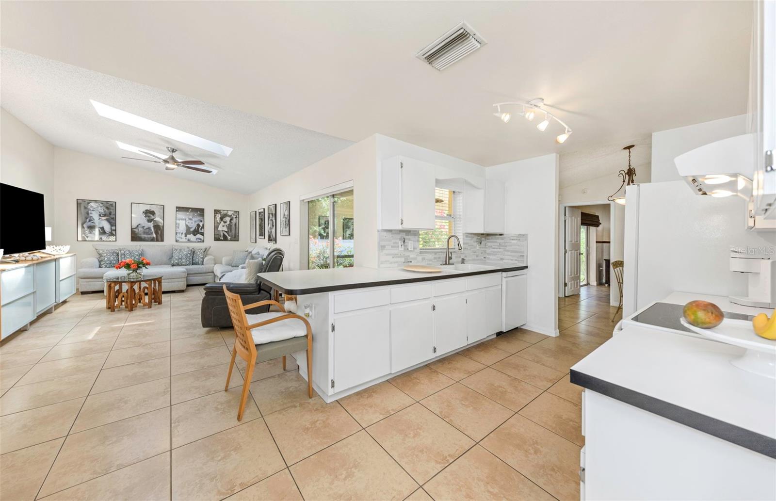 2437 Hawk, Palm Harbor, FL 34683