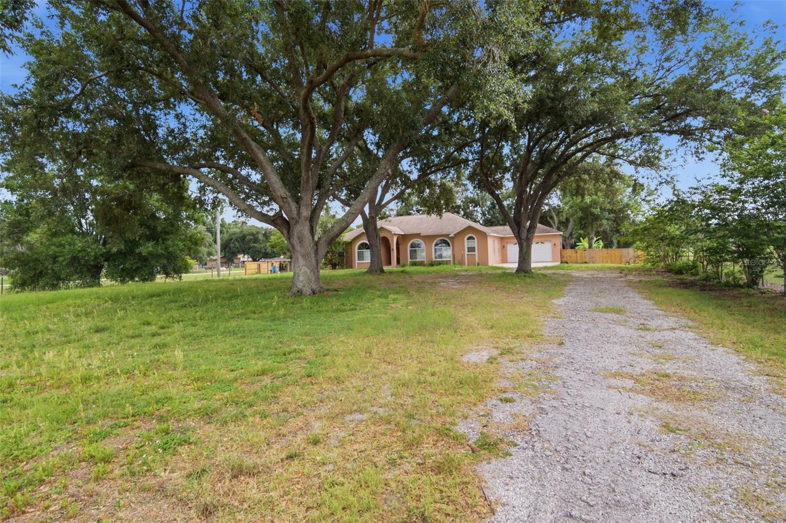 6611 Knights Griffin, Plant City, FL 33565