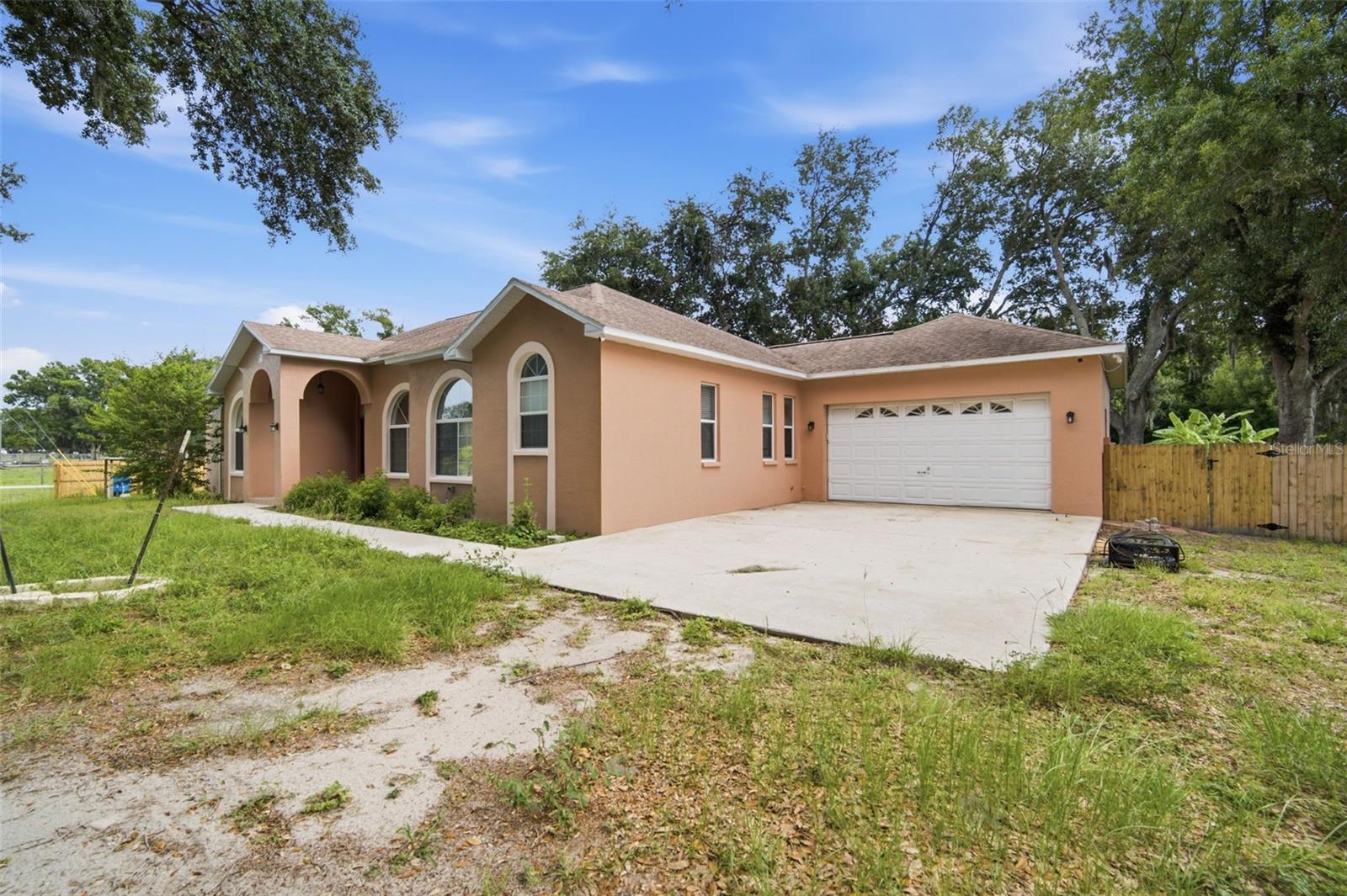 6611 Knights Griffin, Plant City, FL 33565