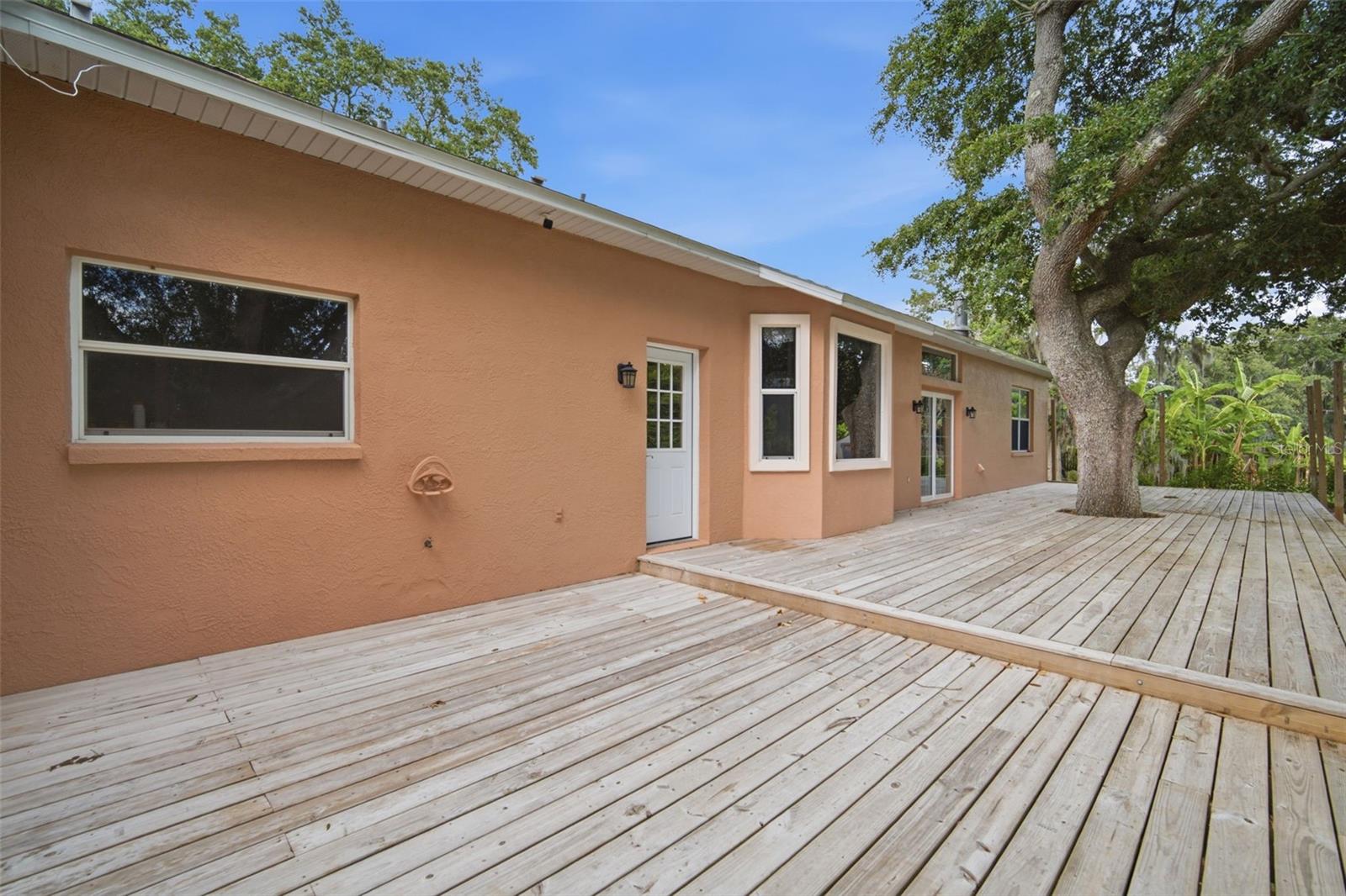 6611 Knights Griffin, Plant City, FL 33565
