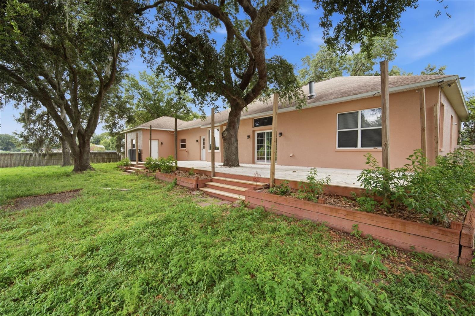 6611 Knights Griffin, Plant City, FL 33565