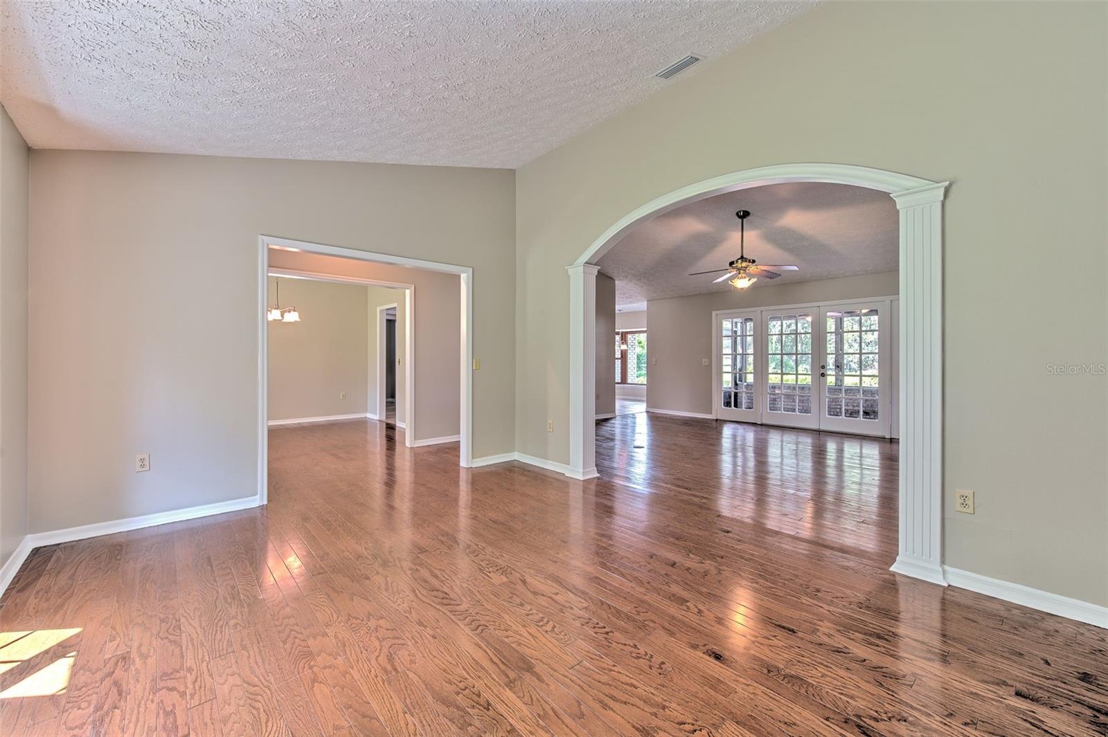 2102 Whitlock, Dover, FL 33527