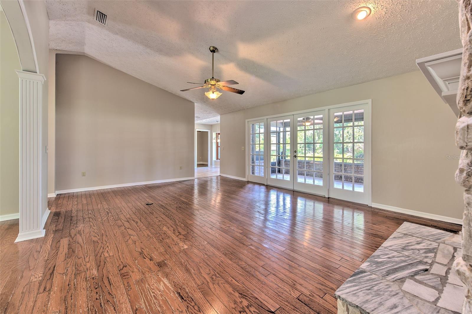 2102 Whitlock, Dover, FL 33527