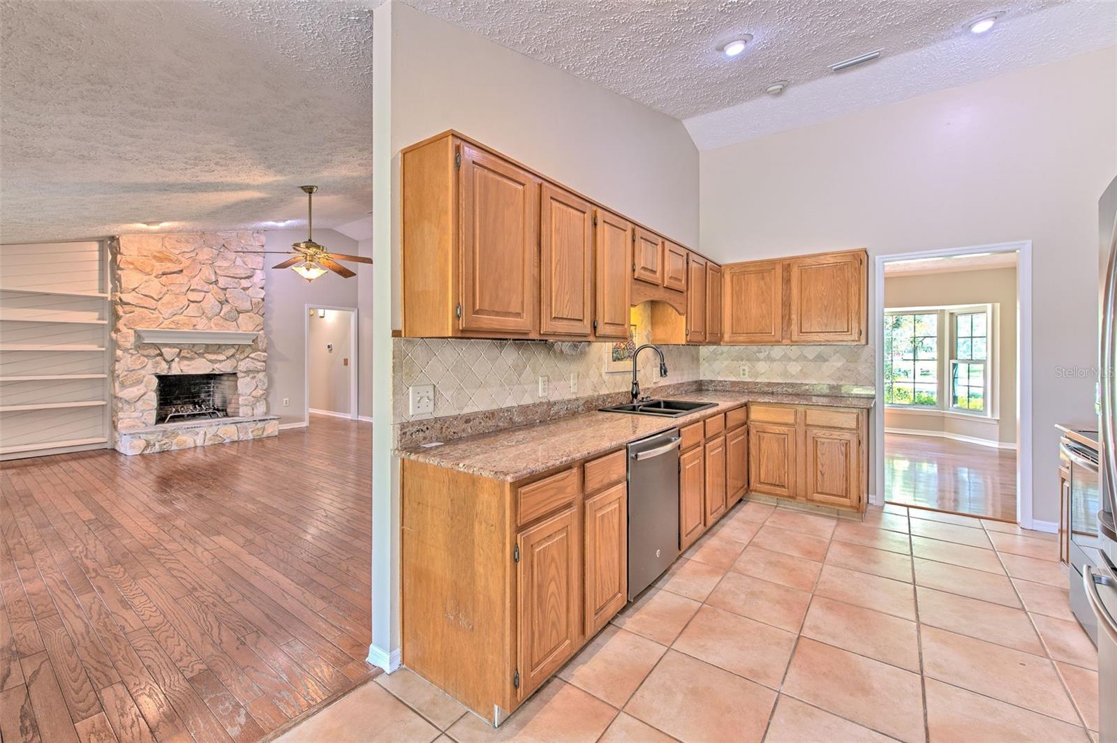 2102 Whitlock, Dover, FL 33527