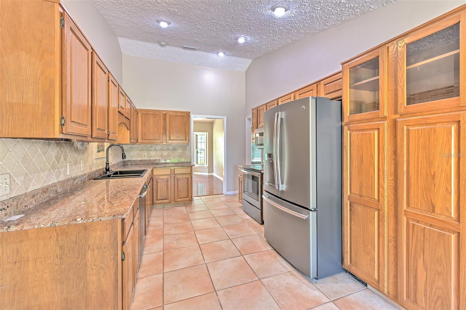 2102 Whitlock, Dover, FL 33527