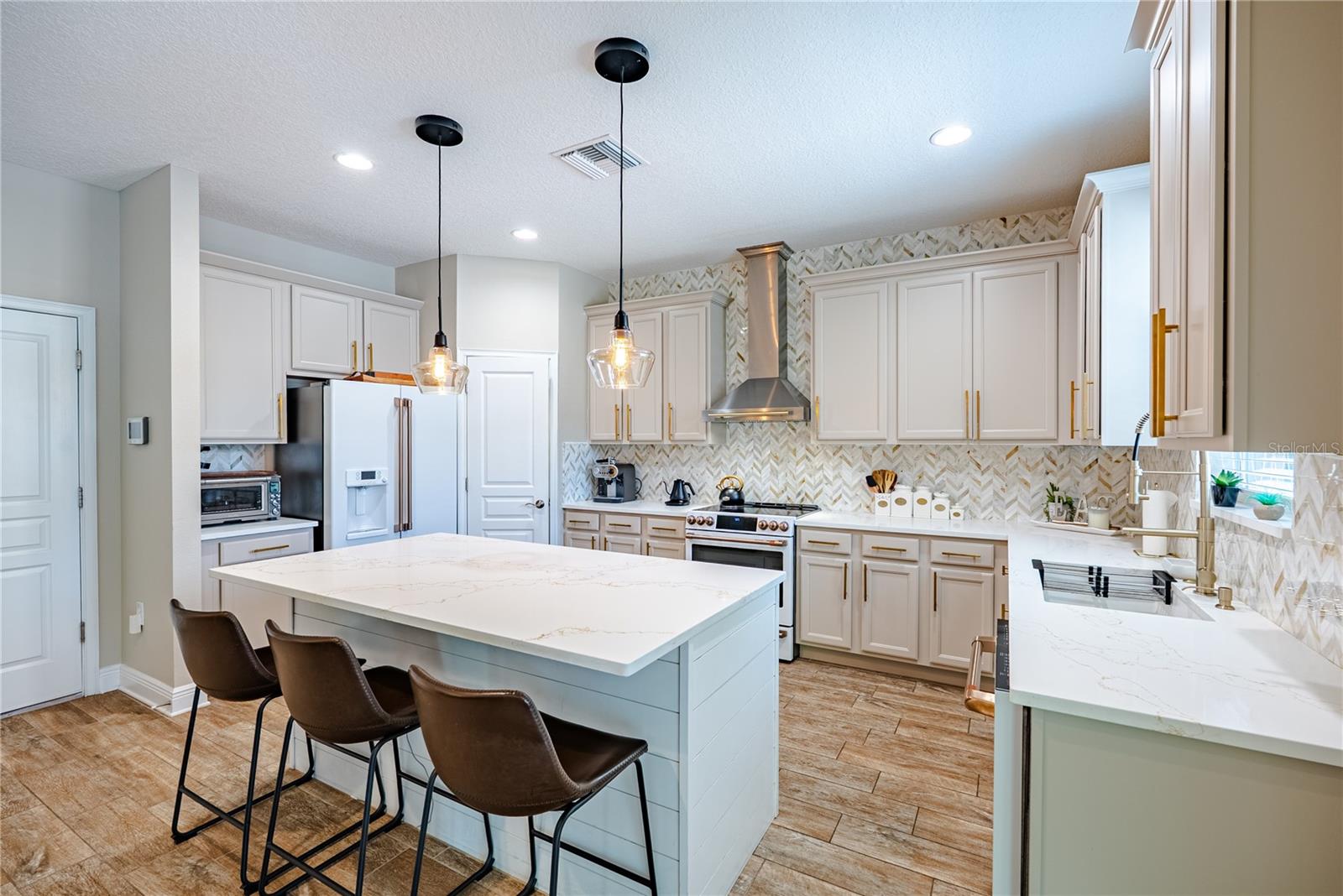 1908 Nassau, Tampa, FL 33607