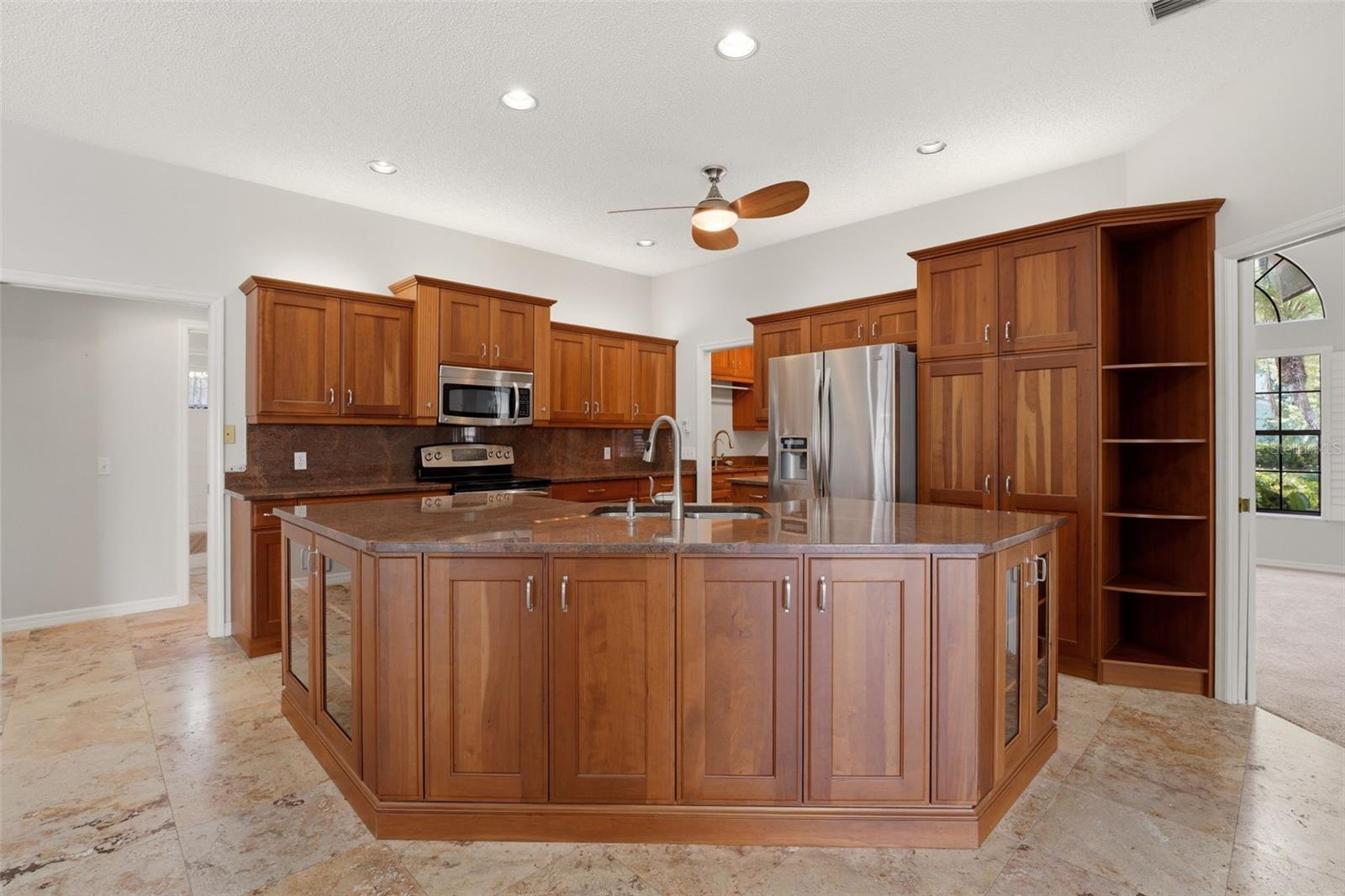 215 Carriage House Unit 215, Nokomis, FL 34275