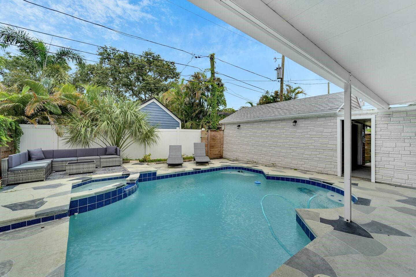 2219 16th, St Petersburg, FL 33704