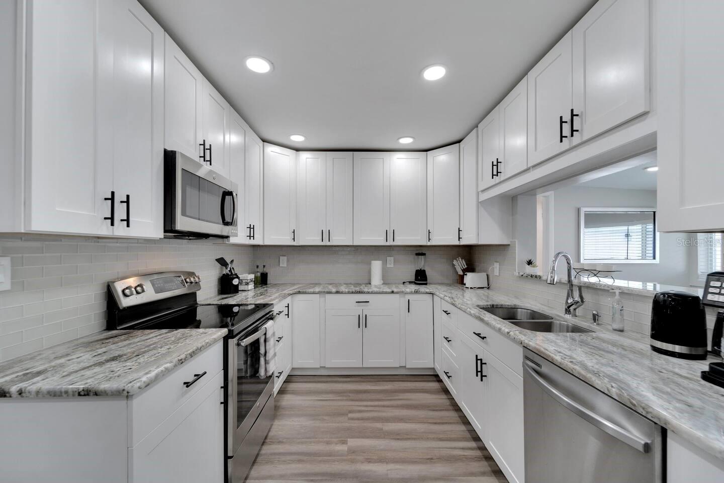 2219 16th, St Petersburg, FL 33704