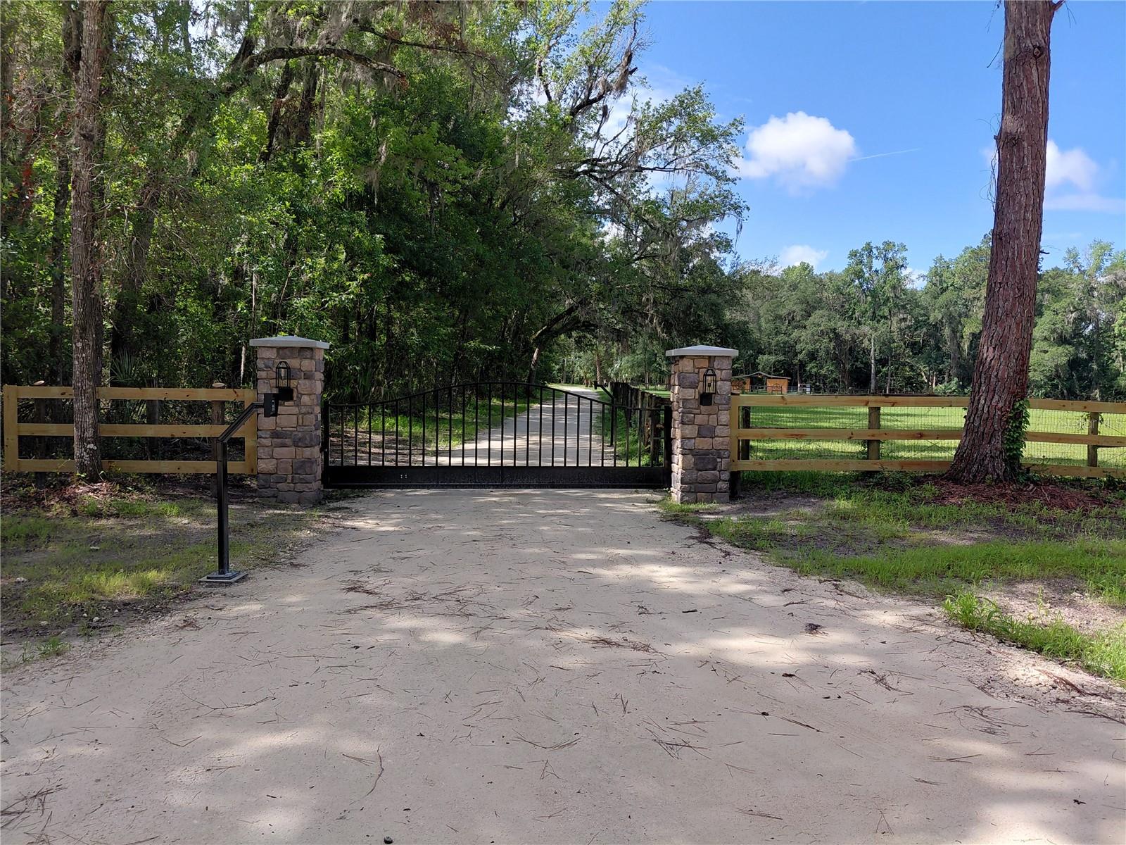 14810 185, Williston, FL 32696