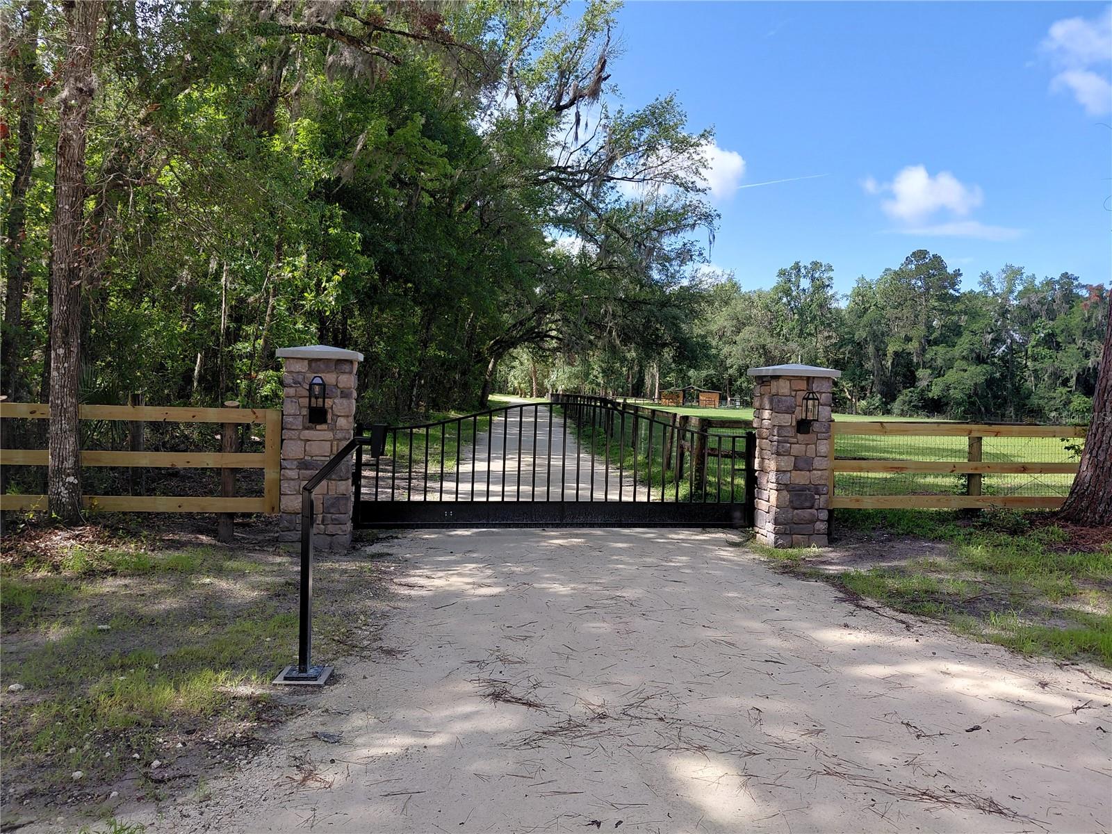 14810 185, Williston, FL 32696