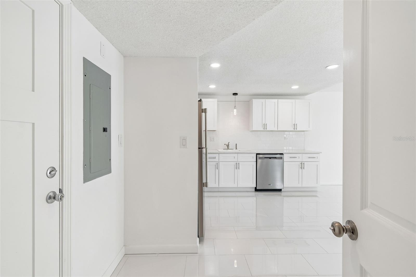 450 Treasure Island Unit 106, Treasure Island, FL 33706