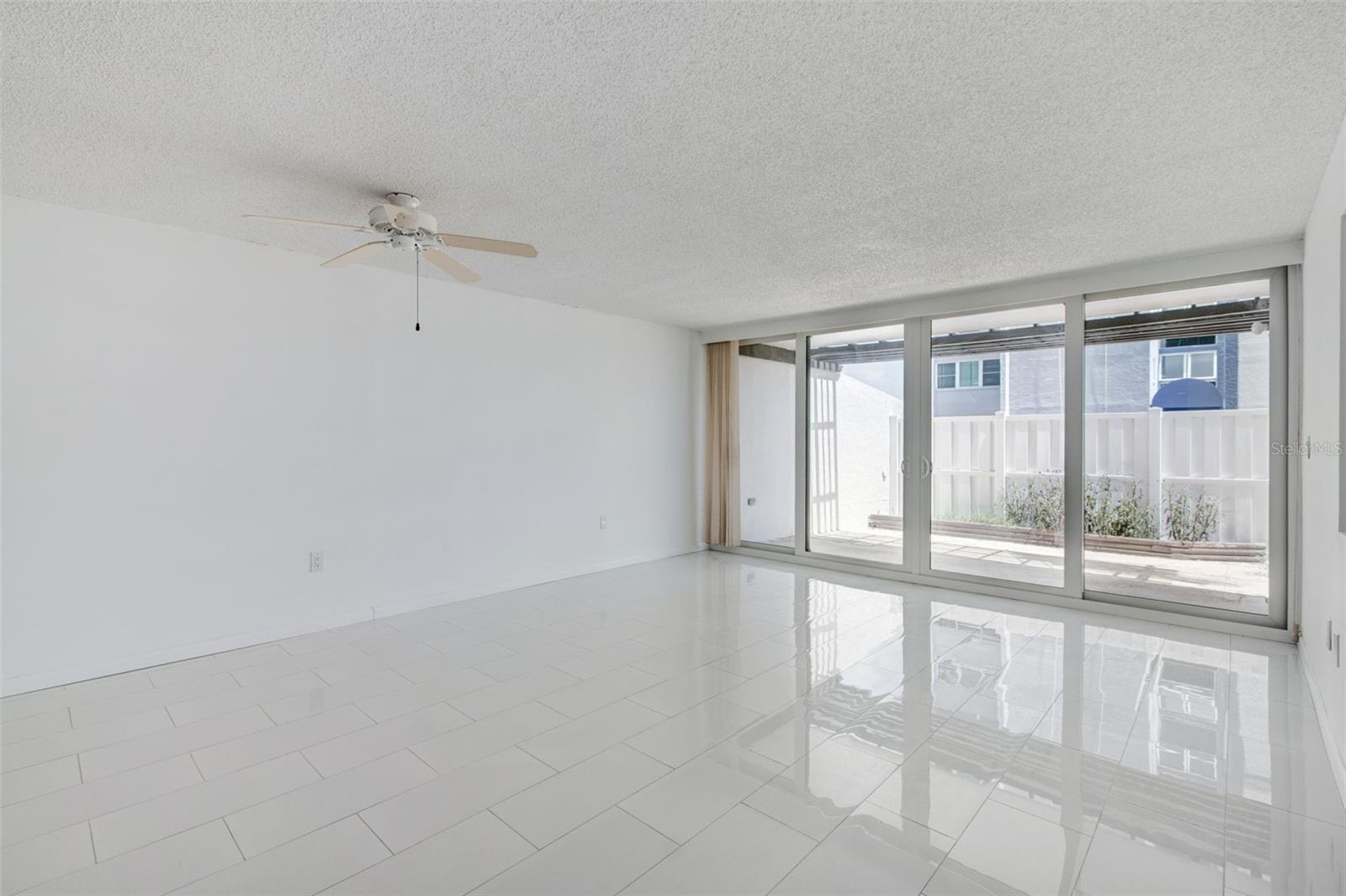 450 Treasure Island Unit 106, Treasure Island, FL 33706