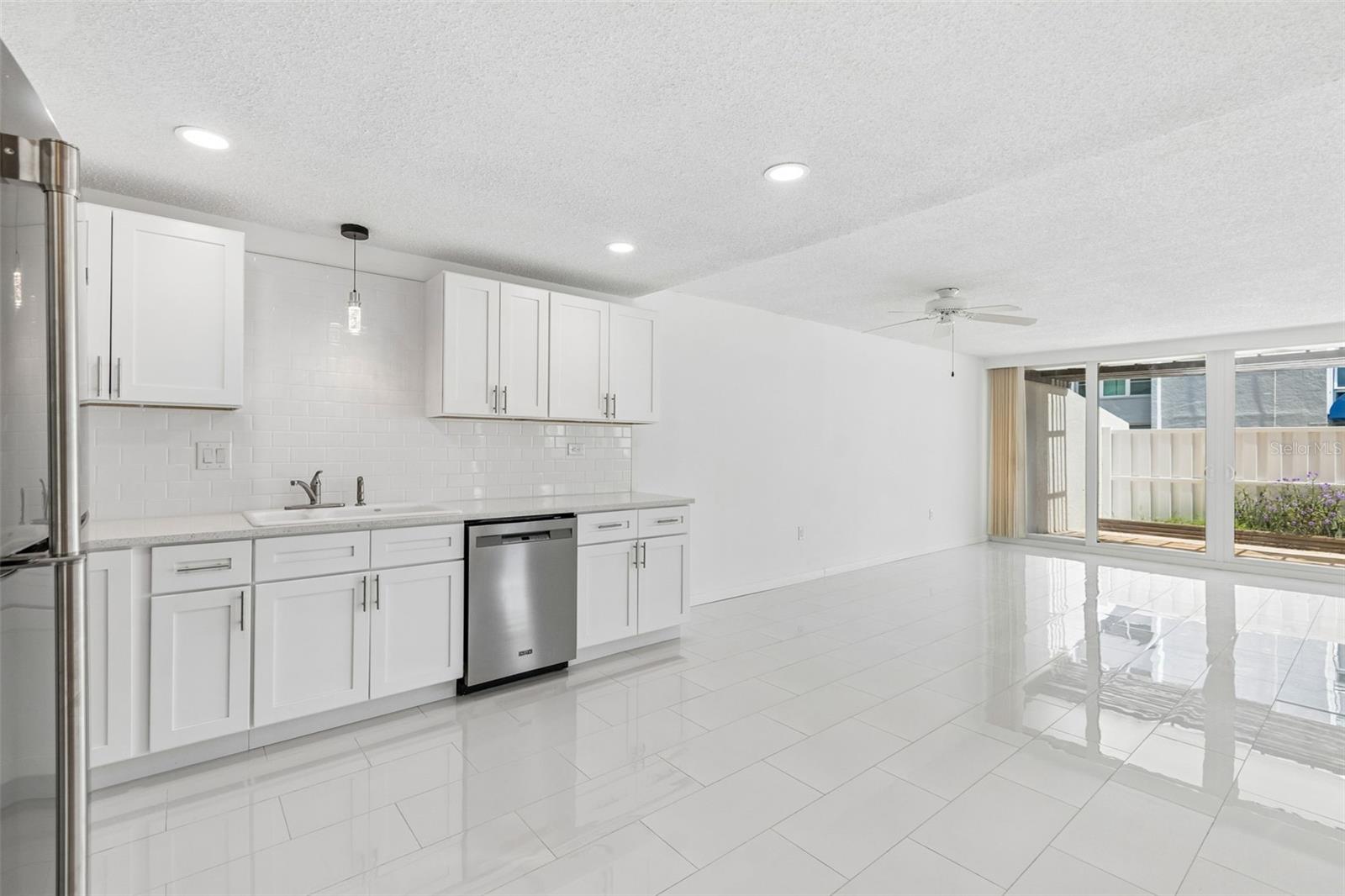 450 Treasure Island Unit 106, Treasure Island, FL 33706