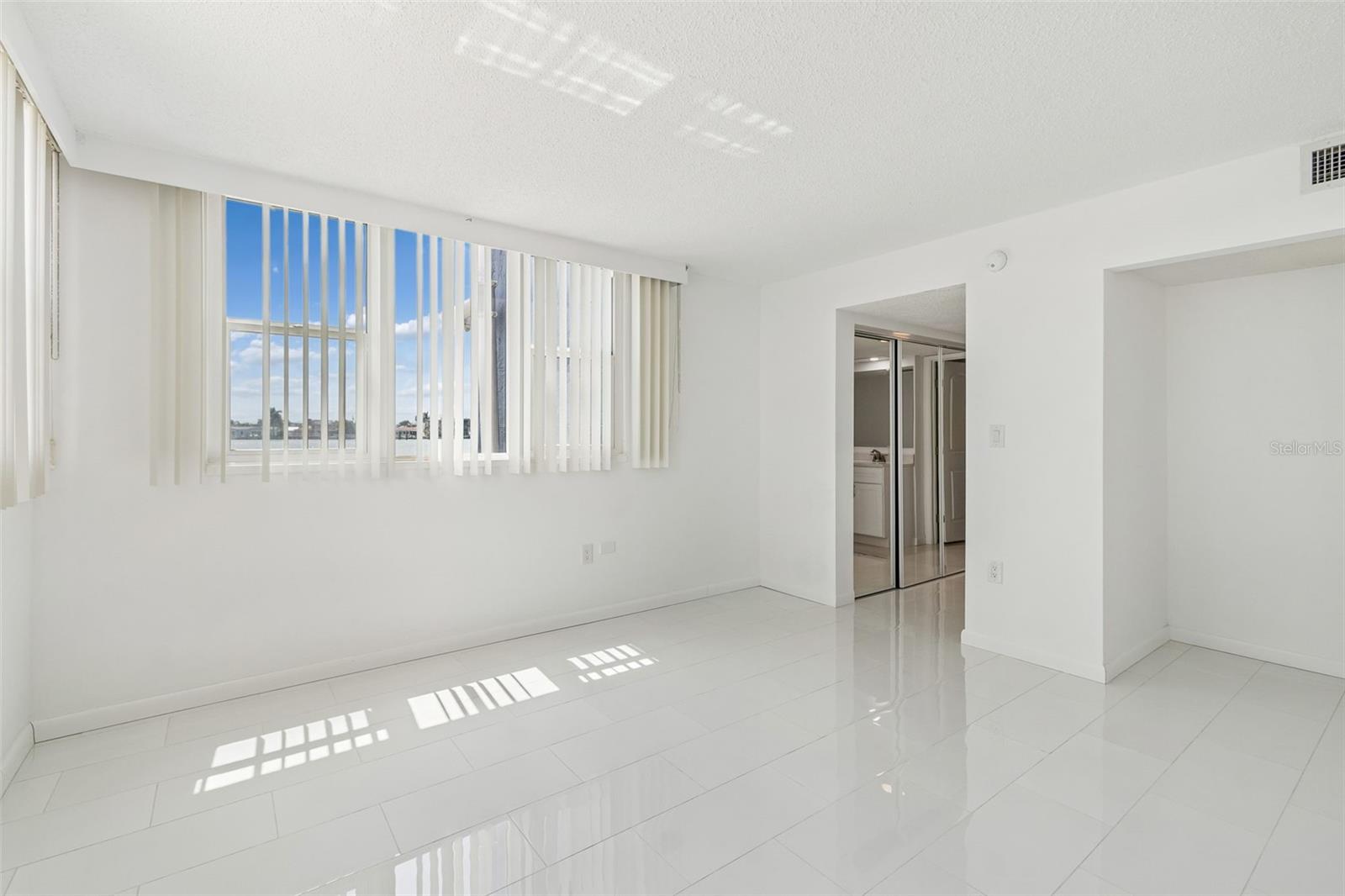 450 Treasure Island Unit 106, Treasure Island, FL 33706