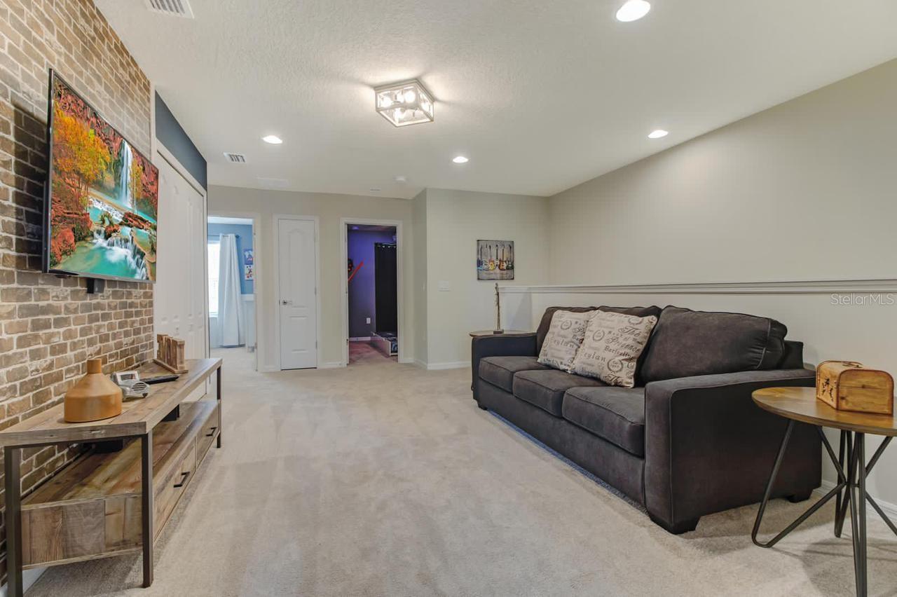 2436 Dubai, Kissimmee, FL 34747