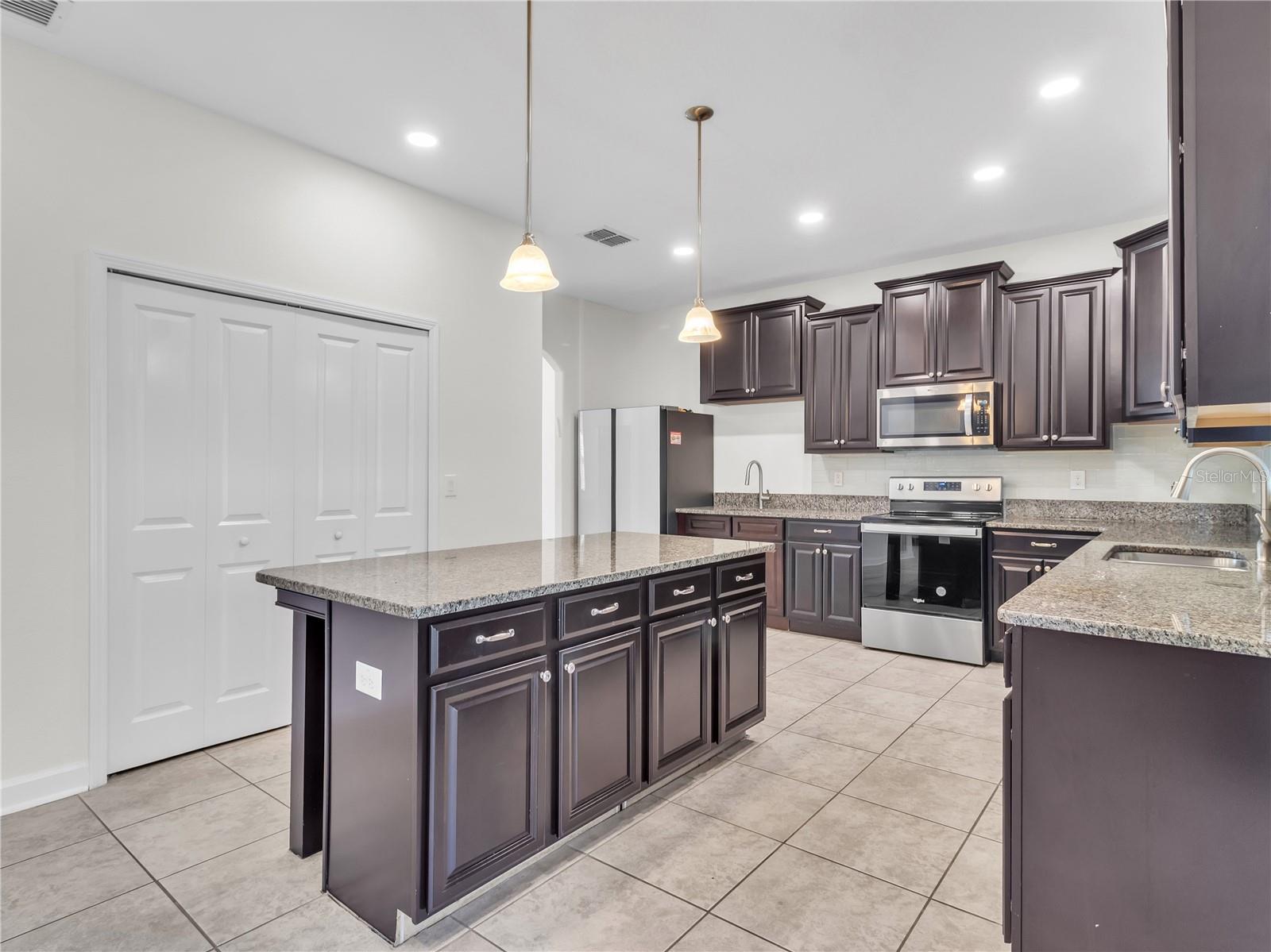 5063 Ivory Stone, Wimauma, FL 33598