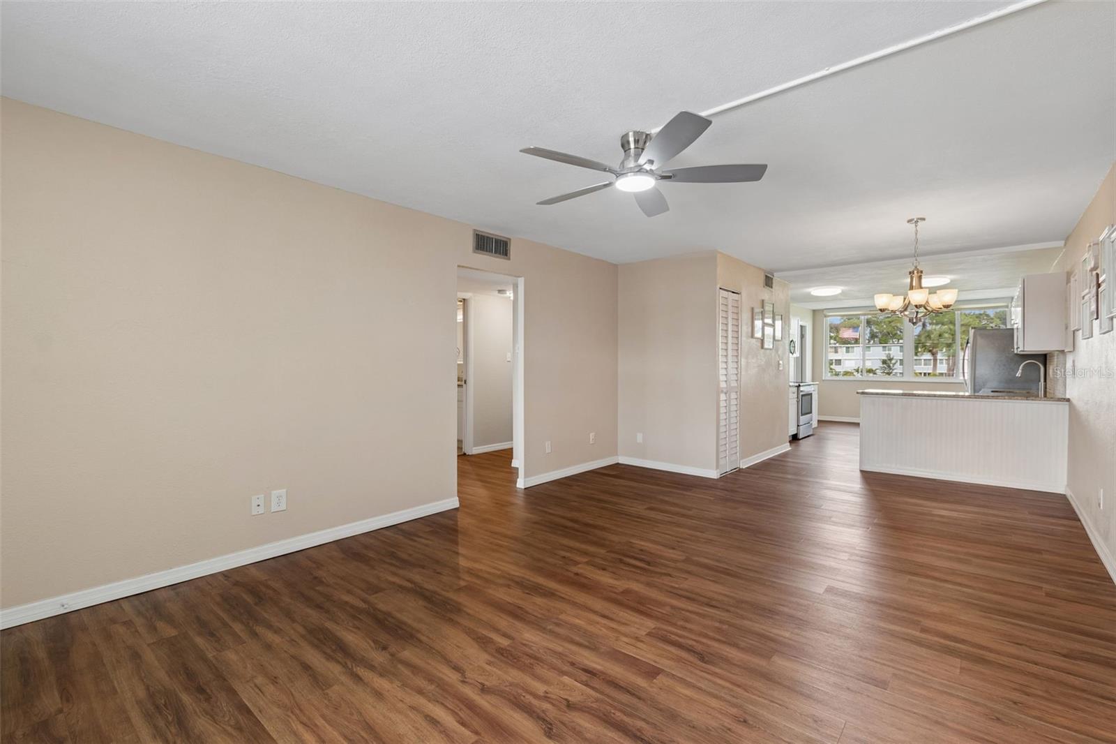 4715 Bay Unit 223, St Petersburg, FL 33703