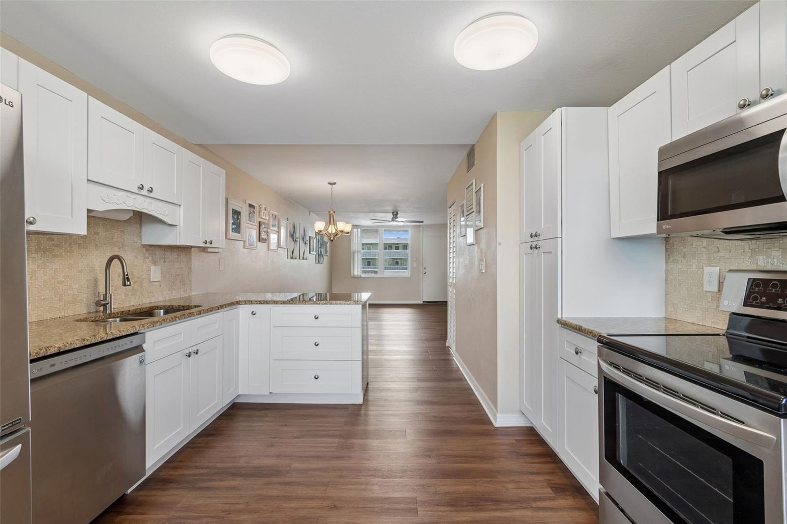 4715 Bay Unit 223, St Petersburg, FL 33703