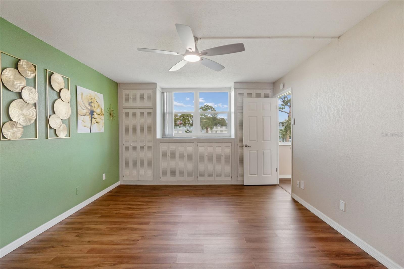 4715 Bay Unit 223, St Petersburg, FL 33703