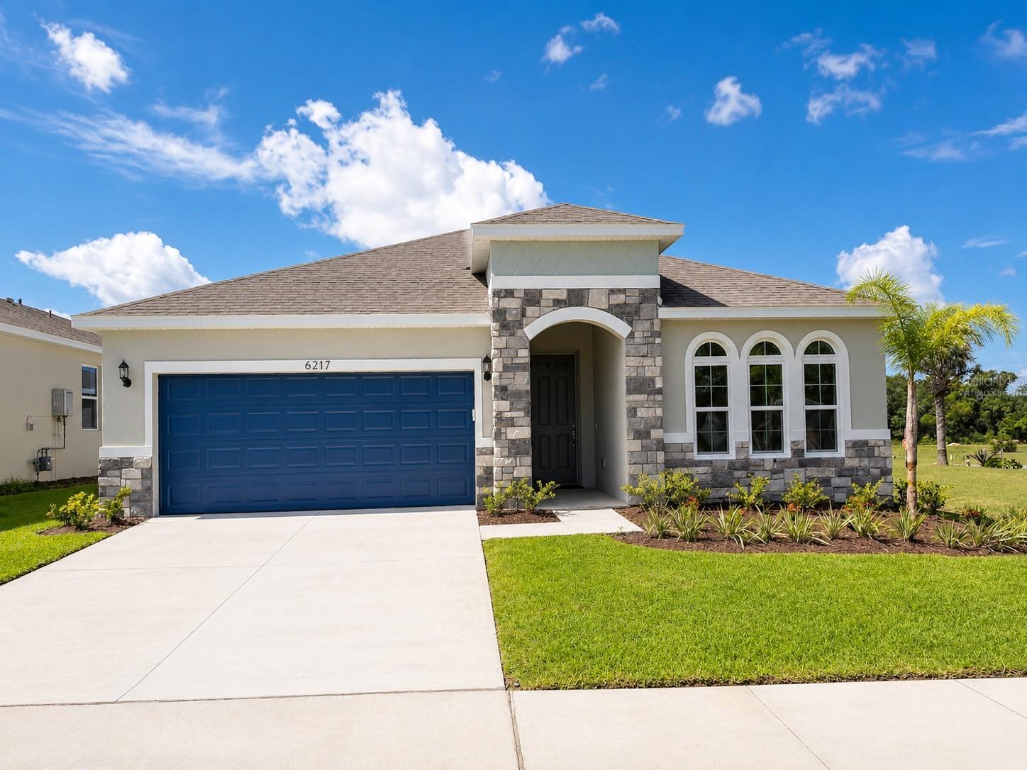 6217 Sanders Grove, Okahumpka, FL 34762