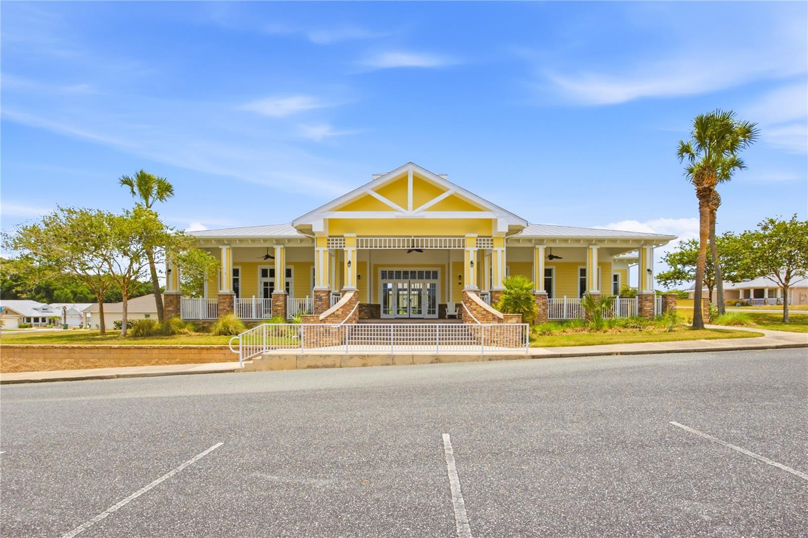 6217 Sanders Grove, Okahumpka, FL 34762