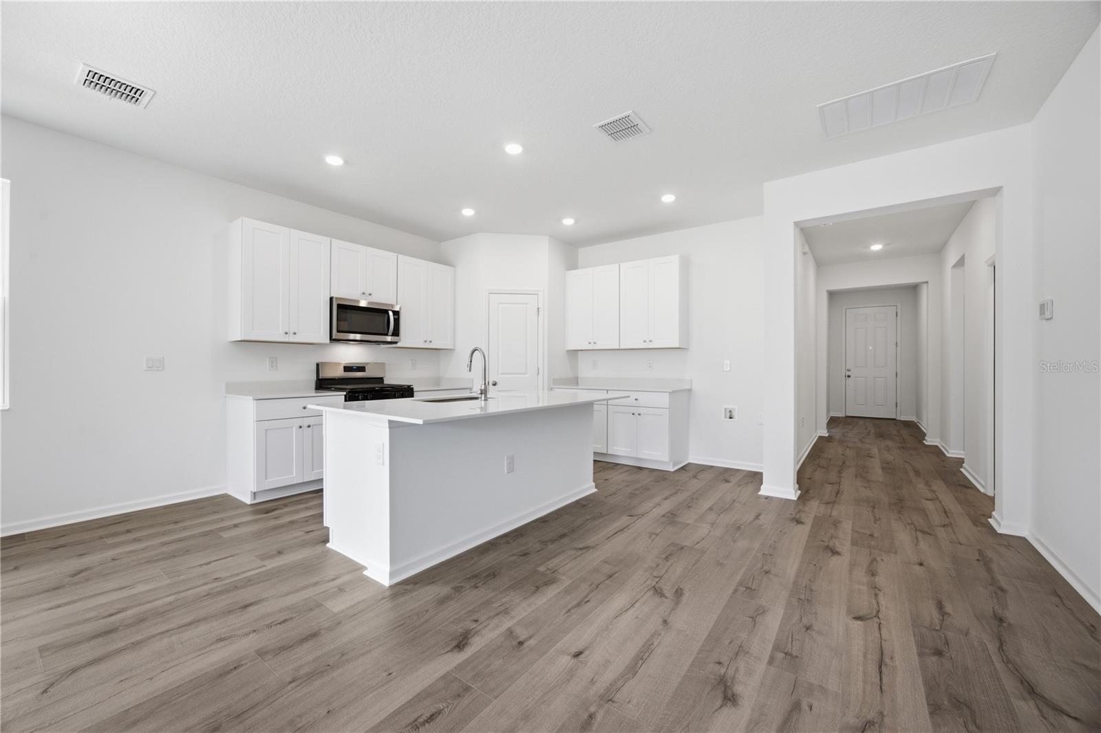 5715 Hiawassee, Okahumpka, FL 34762