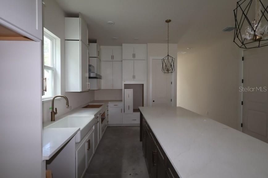 1002 Charter, Tampa, FL 33603