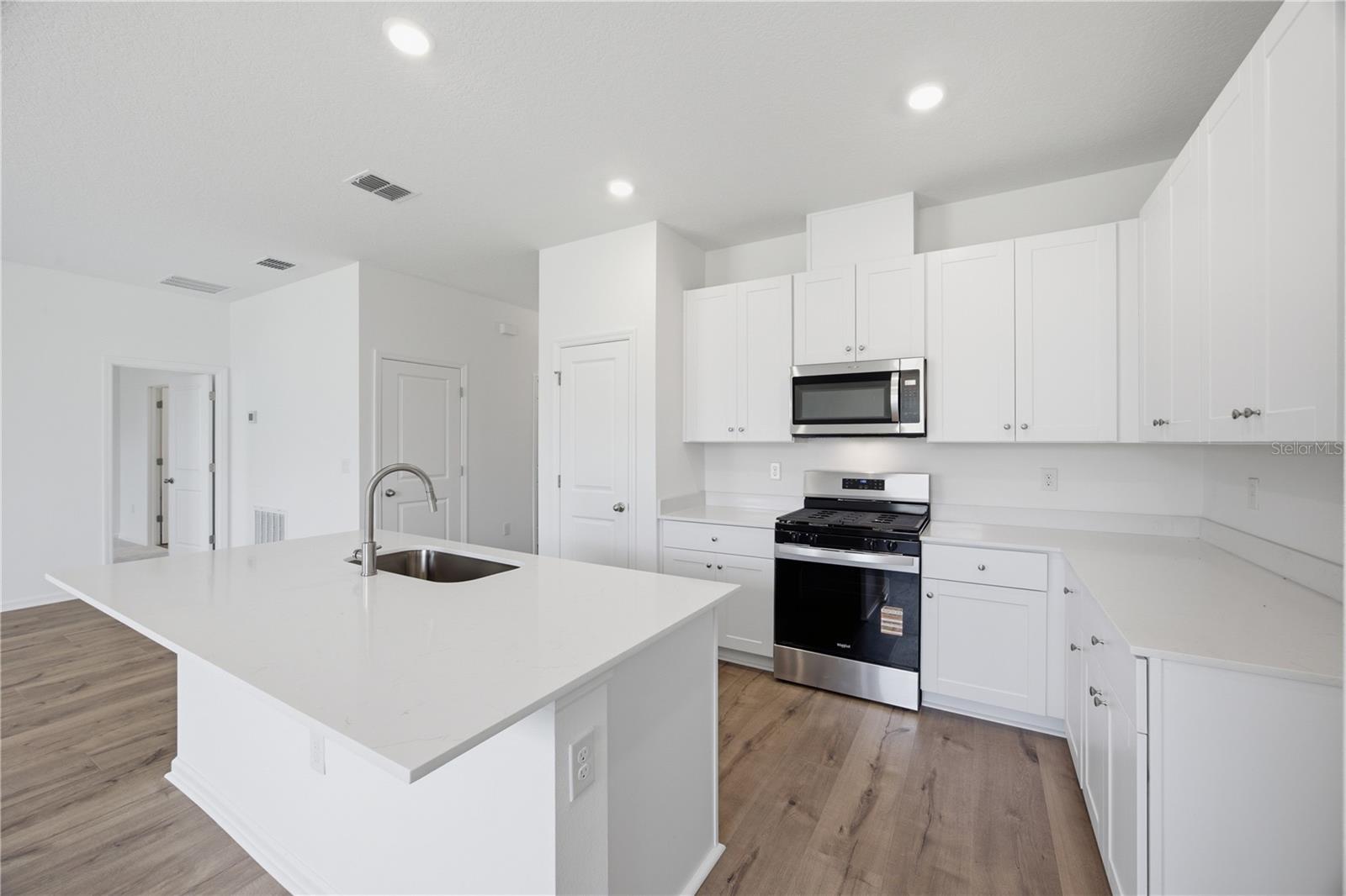 5727 Hiawassee, Okahumpka, FL 34762