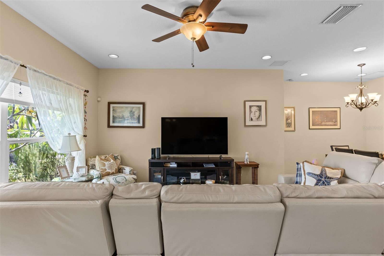 905 Parker Den, Ruskin, FL 33570