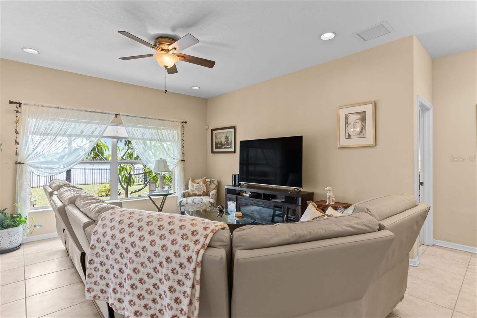 905 Parker Den, Ruskin, FL 33570