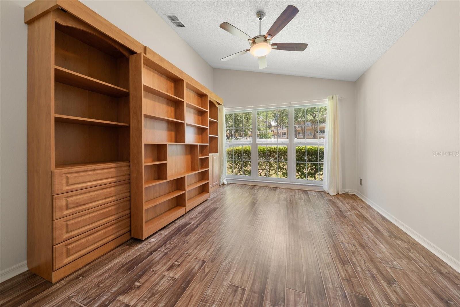 2069 Lakeview, Clearwater, FL 33763