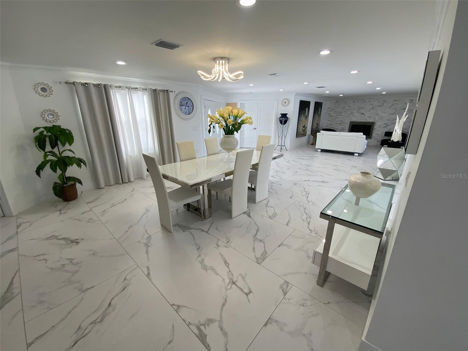 320 Harbor, Clearwater Beach, FL 33767