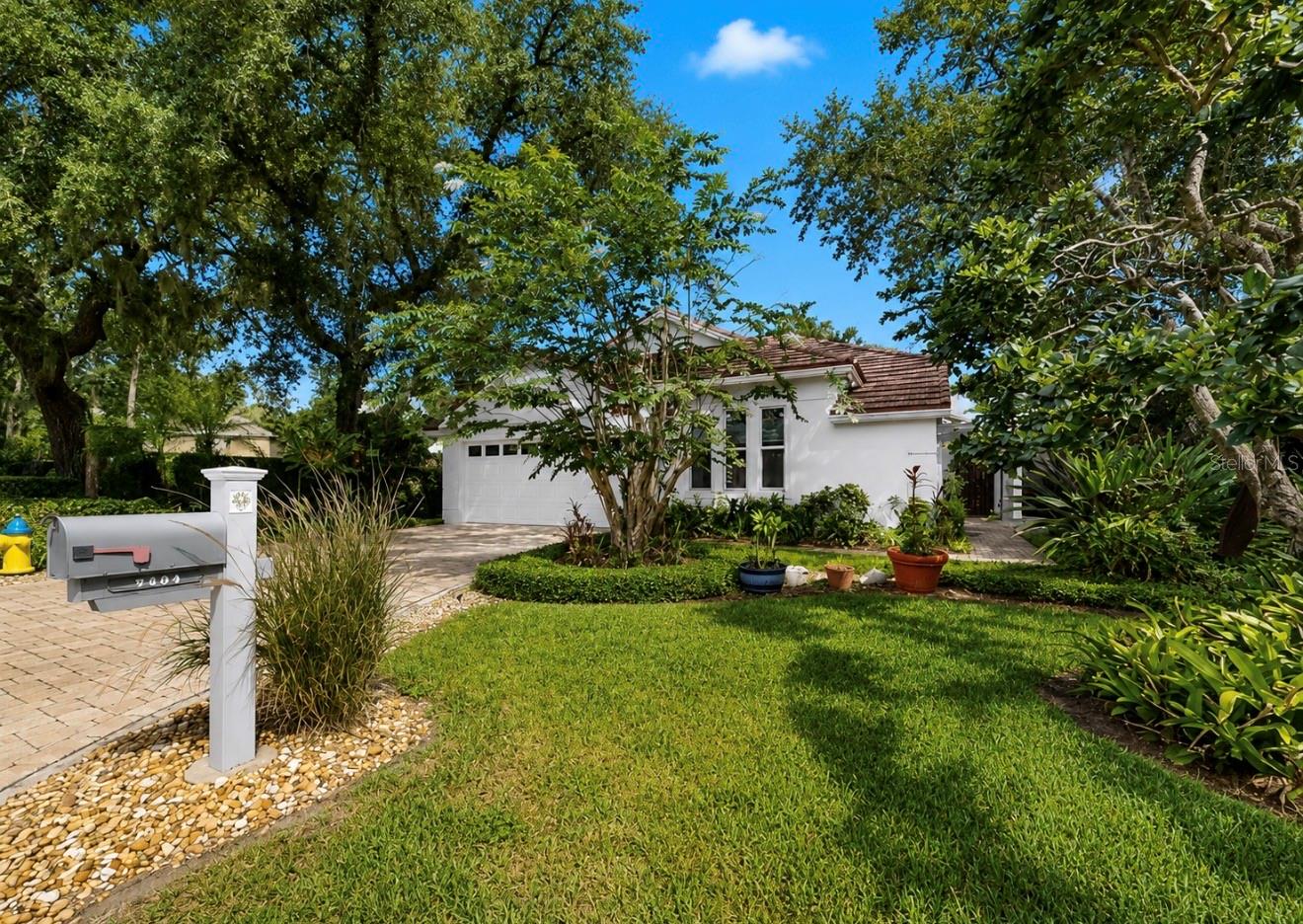 5204 Green Forest, Tampa, FL 33647