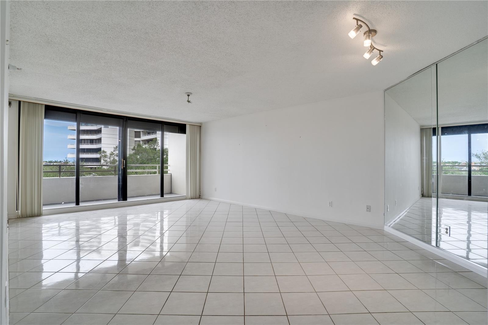 5940 Pelican Bay Unit 504, St Petersburg, FL 33707