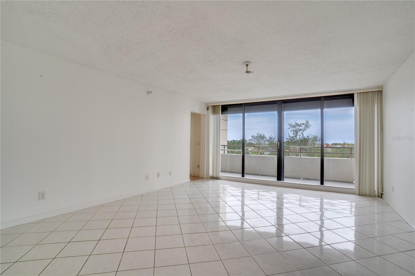 5940 Pelican Bay Unit 504, St Petersburg, FL 33707