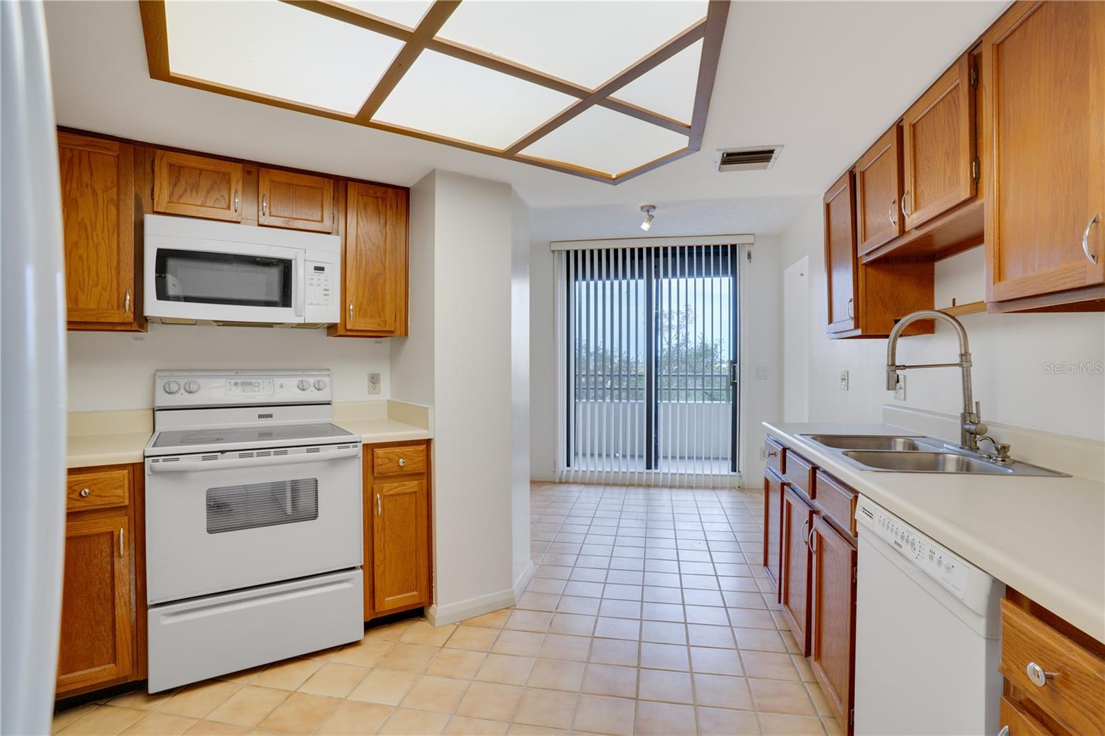 5940 Pelican Bay Unit 504, St Petersburg, FL 33707