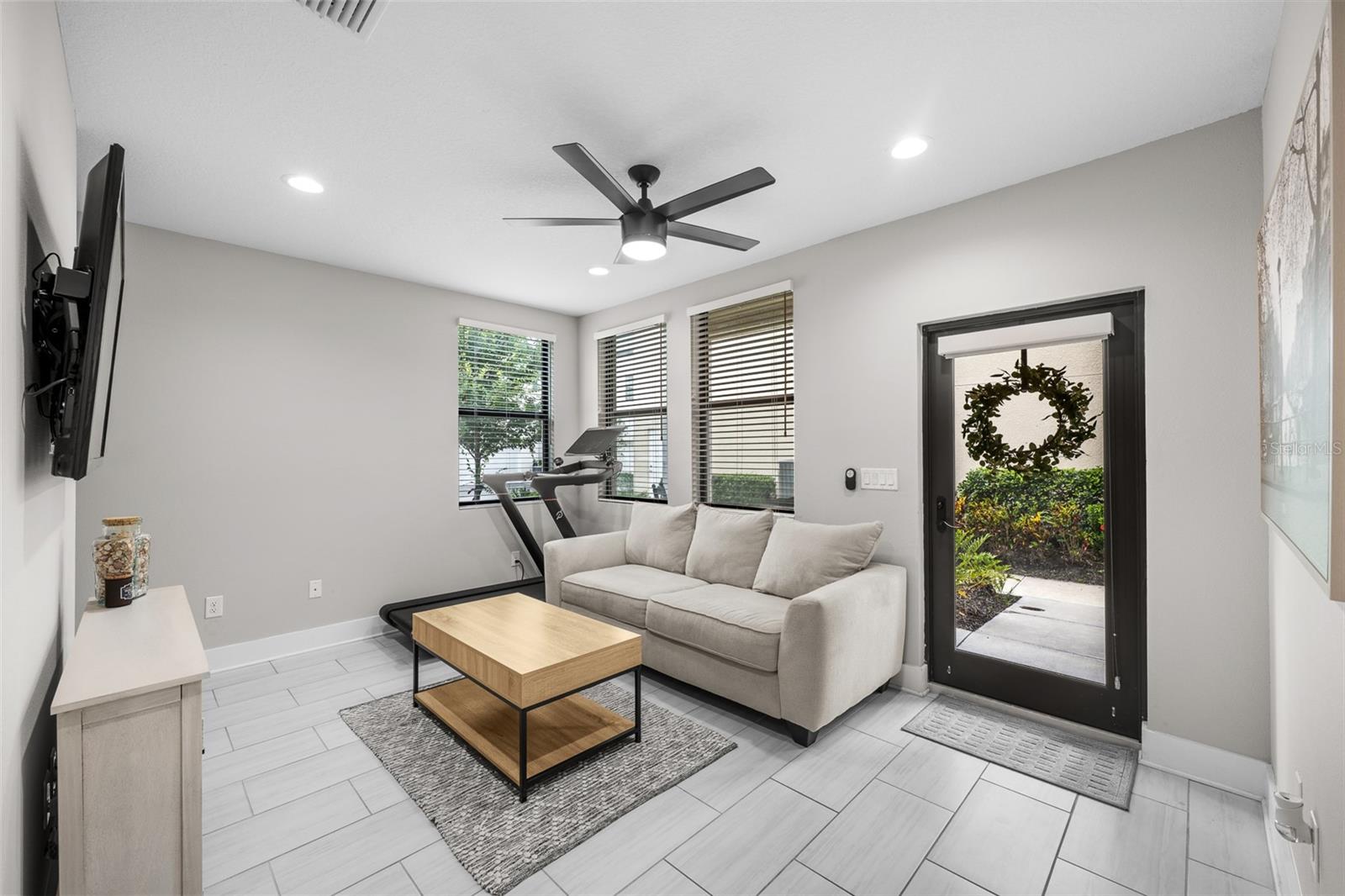 2522 12th, St Petersburg, FL 33713