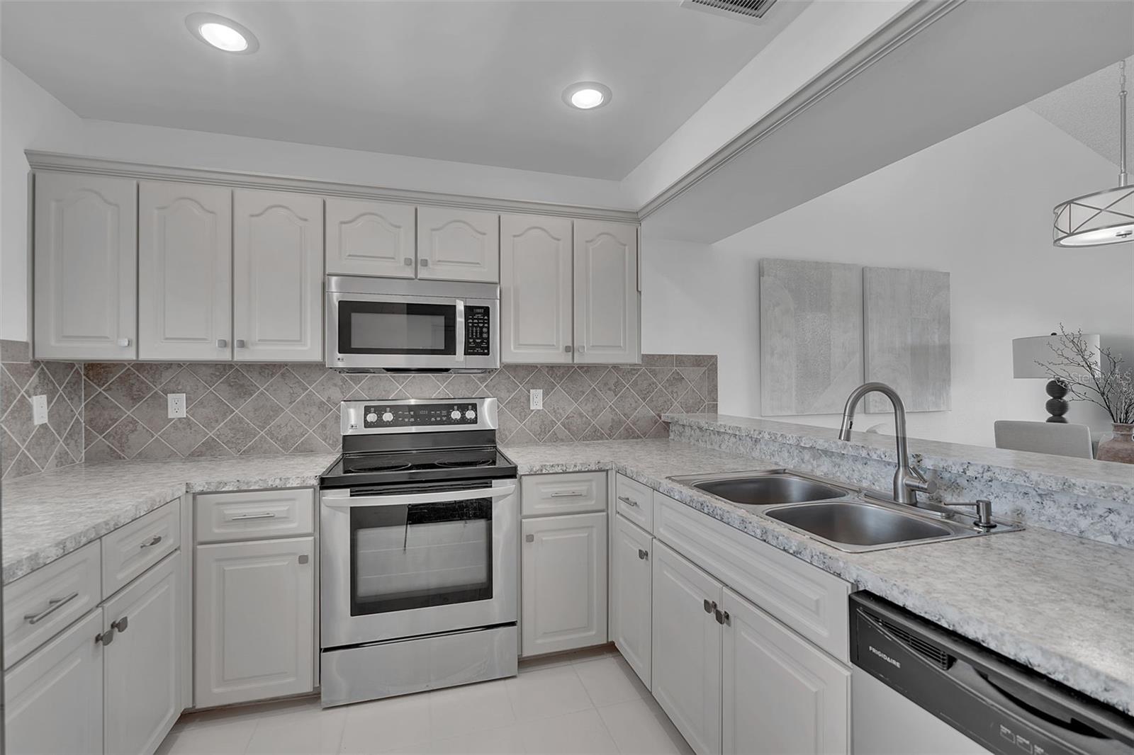 1142 Bird Bay Unit 301, Venice, FL 34285